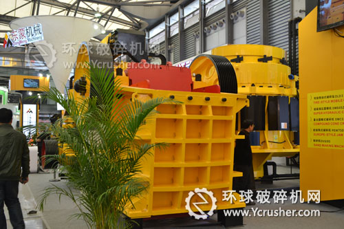 東蒙機(jī)械攜多種破碎機(jī)設(shè)備亮相2012寶馬展