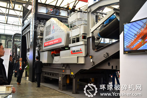 黎明重工展示的輪胎式移動破碎站設備