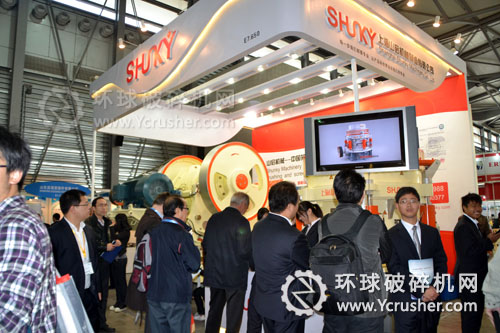 上海山啟２０１２寶馬展顎式破碎機(jī)設(shè)備