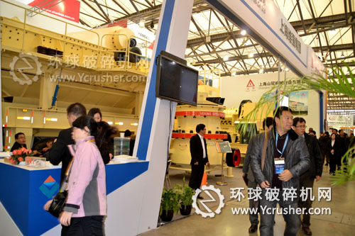 上海維強(qiáng)重工2012上海寶馬展機(jī)械設(shè)備