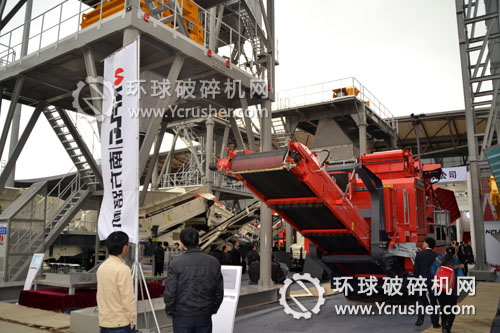 特雷克斯南方路機(jī)C-1540型履帶移動(dòng)圓錐式破碎站