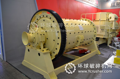 紅星礦山展示的球磨機設(shè)備