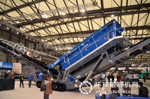 維特根在2012寶馬展上展示的克林曼移動(dòng)式三層篩分設(shè)備