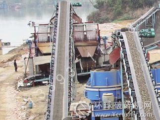 皮帶輸送機應(yīng)用現(xiàn)場