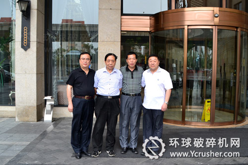 中國鑄造協會耐磨鑄件分會第二屆四次理事會領導合影