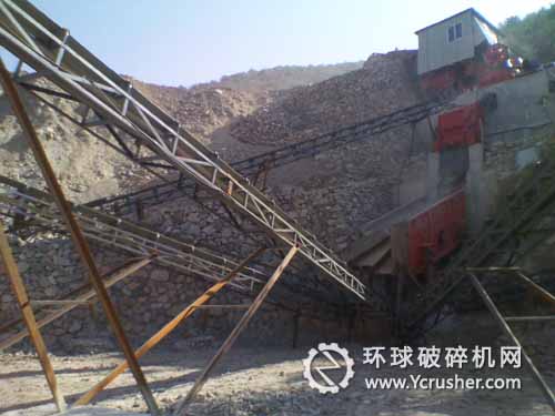 重型錘式破碎機在石料生產(chǎn)線