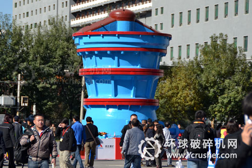 沈陽順達(dá)重型機(jī)械制造有限公司旋回式破碎機(jī)設(shè)備