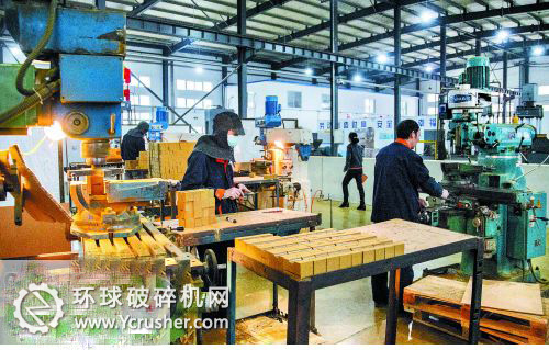 高性能摩擦襯墊生產現(xiàn)場