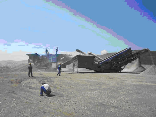 MR 122 Z移動反擊式破碎設(shè)備和MS 19 D移動式篩分設(shè)備配套施工