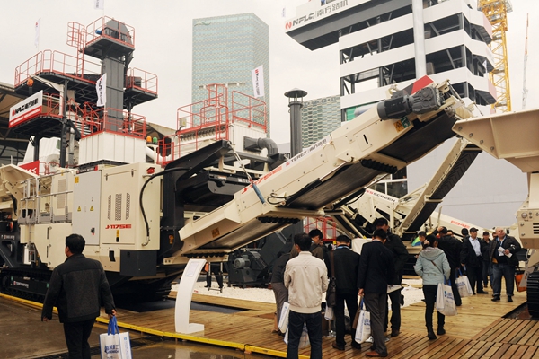 特雷克斯南方路機J-1175E亮相寶馬展