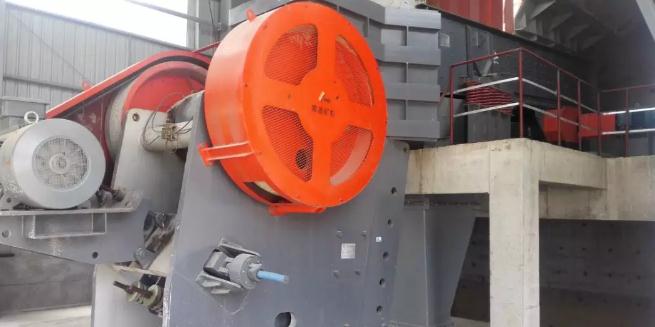 棒條給料機(jī)、顎式破碎機(jī)