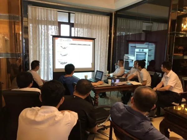 南方路機移動破碎篩分設(shè)備八車齊發(fā)