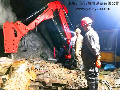 多功能機(jī)械臂